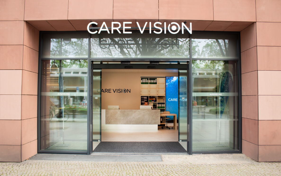 fassade-eingang-care-vision-berlin